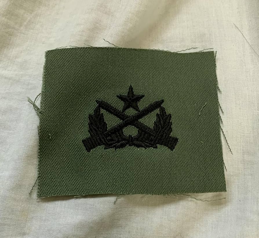 ★アメリカ軍＊南ベトナム軍ギャラントリークロス＊キャップバッジ ☆アメリカ軍＊南ベトナム軍ギャラントリークロス＊キャップ